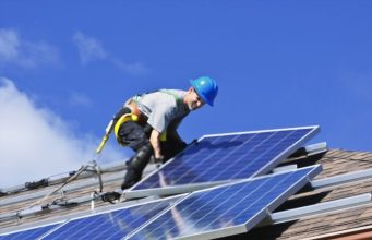 Benefits businesses face with solar panel installation Florida